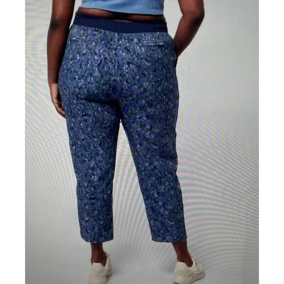Athleta Brooklyn Ankle Pant Size 18 Blue Camouflage Print - Picture 2 of 14